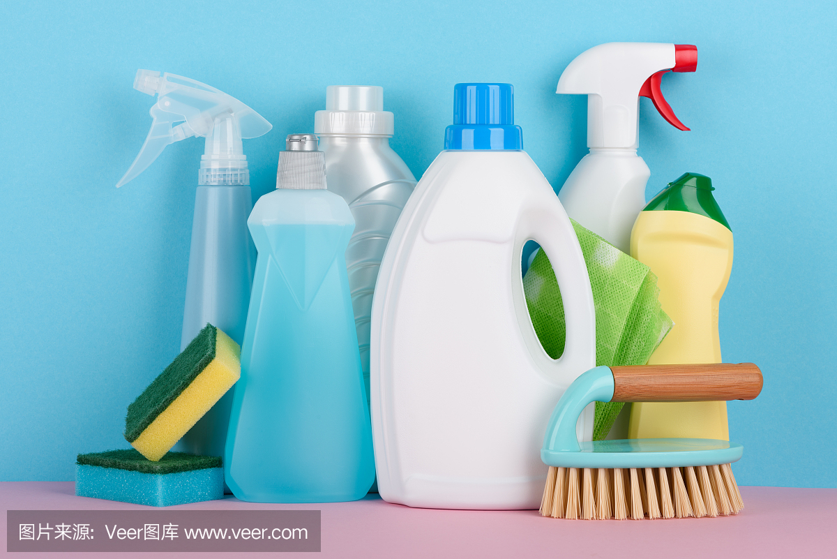 清洁液体和工具为不同的家务。